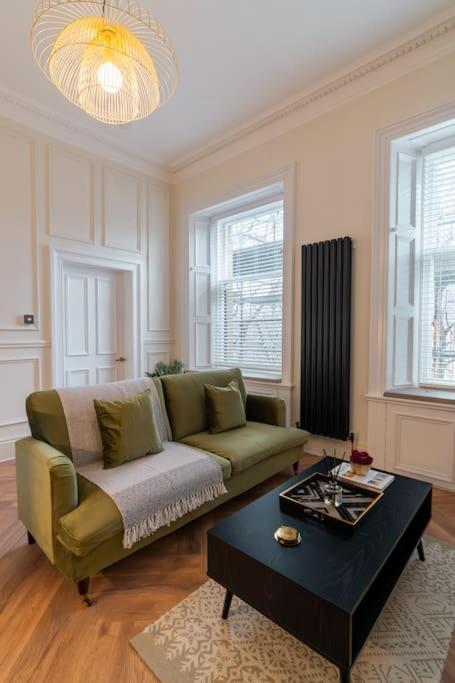 The Devonshire Suite - Your 5 Star West End Stay! Glasgow Esterno foto